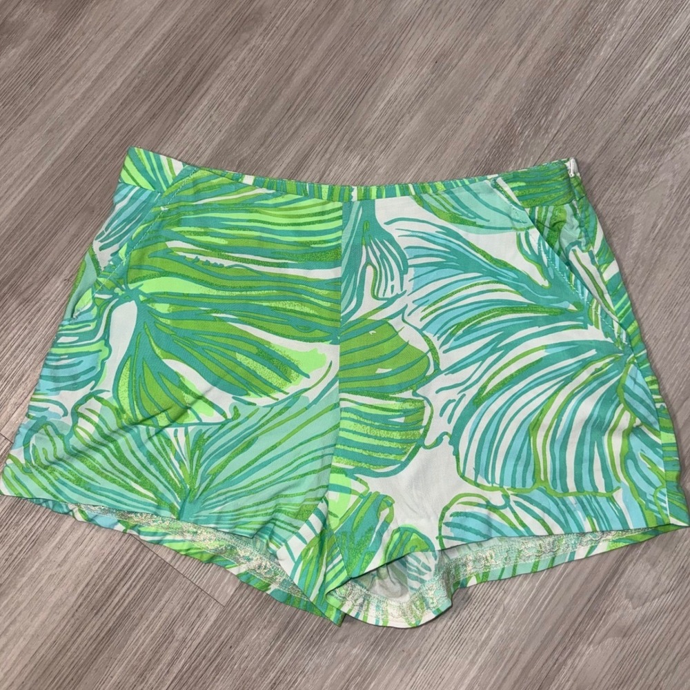 Lilly Pulitzer Green White Tropical Palm Leaf Rayon Shorts Size 2 RN 88189 - Picture 2 of 10
